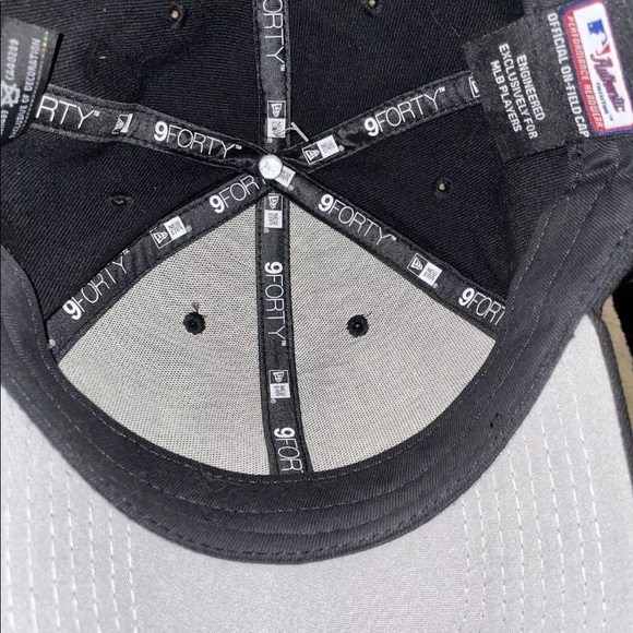 MLB Chicago cubs postseason hat - Picture 2 of 3